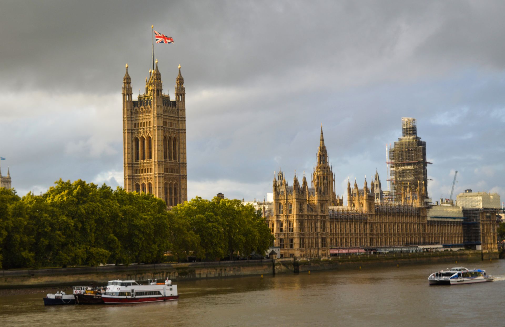 MPs Warn Government Must Overhaul Investment System or Abandon Growth Ambitions
